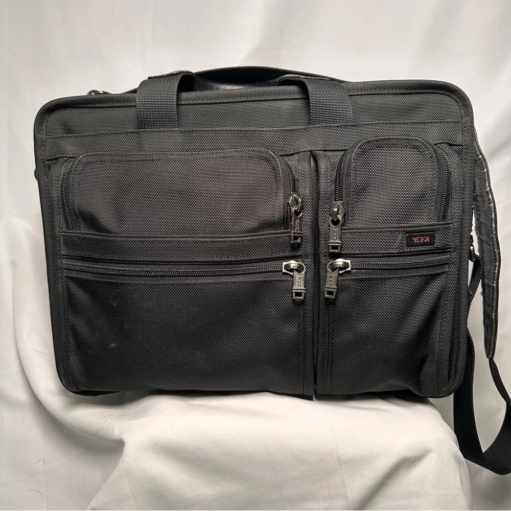 Tumi Alpha 2 Expandable Laptop Briefcase Mens Black Ballistic Nylon Business